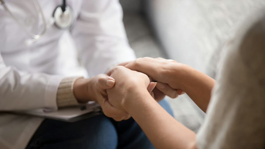 Supportive professionals in individual therapy