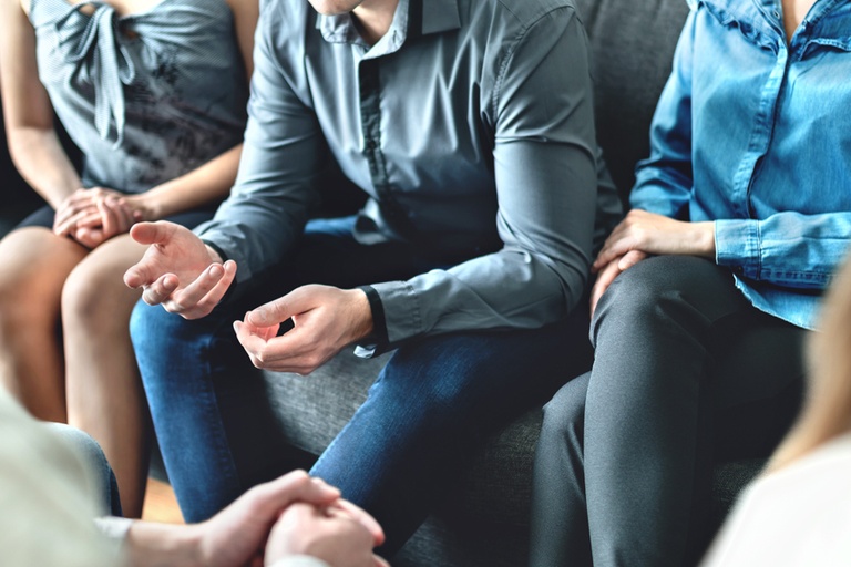 A group therapy session on fentanyl: potent opioid risks, overdose danger, and naloxone help